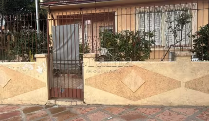 Casa com 3 quartos à venda na Rua Gonçalves Ledo, 195, Partenon, Porto Alegre por R$ 595.000