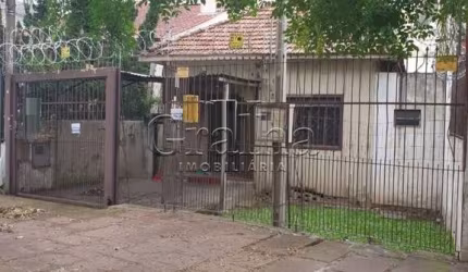 Casa com 3 quartos à venda na Rua São Francisco, 1022, Santana, Porto Alegre por R$ 320.000