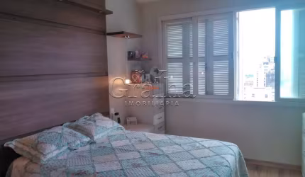 Apartamento com 3 quartos à venda na Rua Jerônimo Coelho, 30, Centro Histórico, Porto Alegre por R$ 650.000