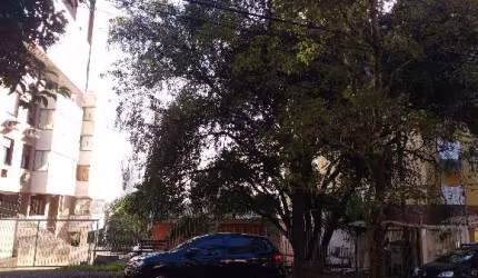 Terreno à venda na Rua Isidoro Tressi, 568, Jardim Botânico, Porto Alegre por R$ 2.500.000