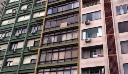Apartamento com 4 quartos à venda na Avenida Independência, 56, Independência, Porto Alegre por R$ 800.000