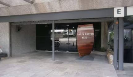 Sala comercial à venda na Rua Dom Pedro II, 1220, São João, Porto Alegre por R$ 320.000