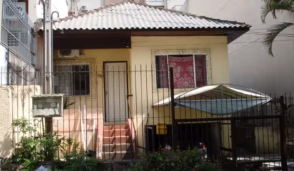 Casa com 3 quartos à venda na Rua Eudoro Berlink, 1155, Auxiliadora, Porto Alegre por R$ 1.300.000