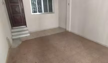 CASA COM EDíCULA Á 100 METROS DA BRÁZ LEME!!!