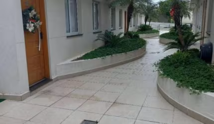 CASA EM CONDOMÍNIO FECHADO À VENDA!!