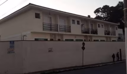 CASA À VENDA EM CONDOMÍNIO - VILA ROSA