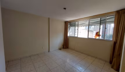 Vendo Apto. 2 Quartos - Dependências e Garagem - $450 Mil