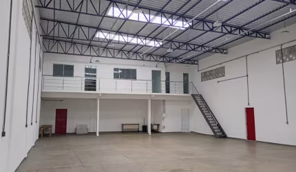 Alugo galpão em Flores Novo