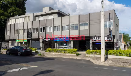 Sala comercial para locação na Mercês, Curitiba-PR: 32,05m², 1 banheiro. Venha conferir!