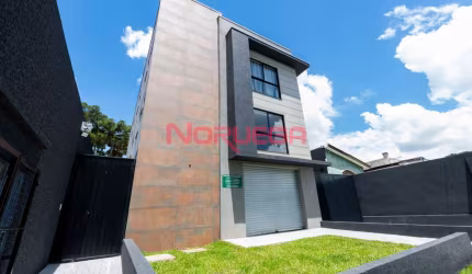 Loja comercial para locação em Curitiba-PR, Santa Cândida: 1 sala, 1 banheiro, 1 vaga de garagem. Aproveite!