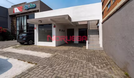 Loja comercial de 200m² para locação no Alto da Rua XV, Curitiba-PR: seu novo espaço de negócios!