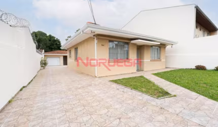 Casa Comercial para Locação em Curitiba-PR, Bairro Alto - 7 Salas, 2 Banheiros, 5 Vagas de Garagem, 218,70m².