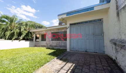 Excelente oportunidade de locação: Casa comercial com 5 salas, 3 banheiros, 1 vaga de garagem e 200m² em Bacacheri, Curitiba-PR!