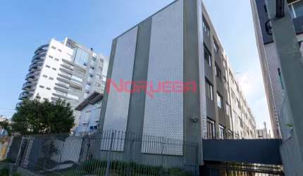Apartamento para locação no Centro de Curitiba-PR: 3 quartos, 1 suíte, 1 sala, 2 banheiros, 2 vagas, 160m²