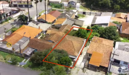 Terreno à venda em Curitiba-PR, Santa Cândida, com 420m² de área