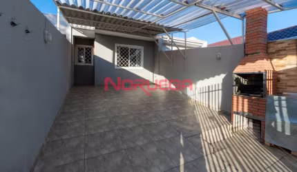 Casa no Alto Boqueirão, Curitiba-PR: 2 quartos, 1 sala, 1 banheiro, 2 vagas, 44 m²!