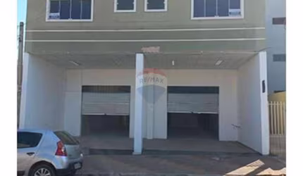 Prédio Comercial com 5 Quartos e 9 Banheiros à Venda em Campo Largo – Salto de Pirapora