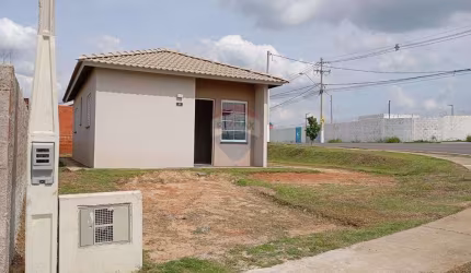 CASA DE ESQUINA Á VENDA NO NOVA METROPOLITANA