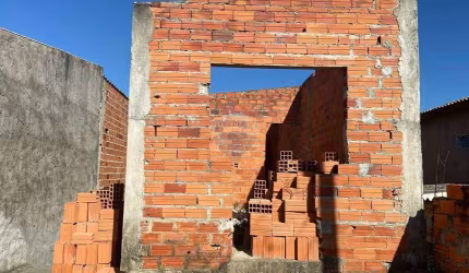 Oportunidade Única: Casa em Construção Disponível para Venda!