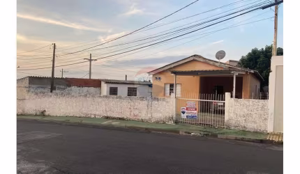 Vende-se casa no Jardim Primavera!