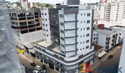 APARTAMENTO À VENDA TRÊS SUÍTES E DUAS VAGAS DE GARAGEM - AP461