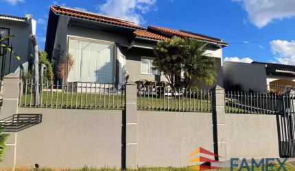 CASA A VENDA NO BAIRRO MENINO DEUS EM PATO BRANCO - 1 SUÍTE +2 QUARTOS - CA1002