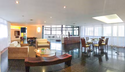 Apartamento com 3 quartos - Meireles