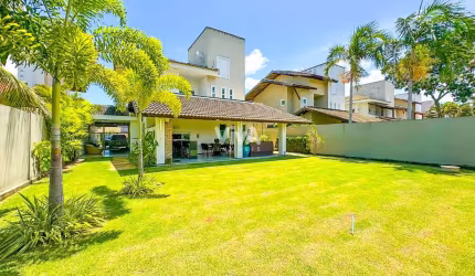 Casa em condomínio  com 4 suítes no Eusébio