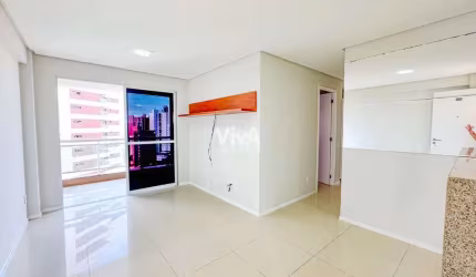 Apartamento com 2 suítes no Meireles