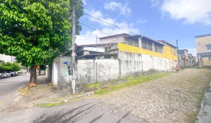 Casa duplex com 7 quartos no Bairro de  Fátima