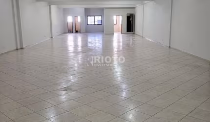 Ponto comercial com 1 sala para alugar no Parque Miami, Santo André  por R$ 5.900