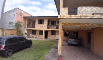 Amplo Sobrado  com 5 quartos  próximo Avenida JK em Matinhos PR