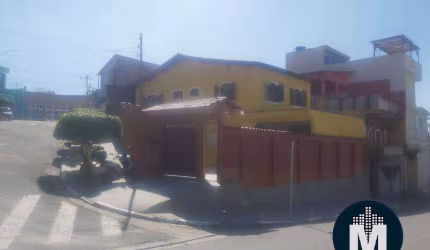 Casa 3 quartos à venda com suíte e 4 vagas - Vila Dirce, Carapicuíba