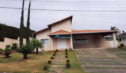 Vende-se casa com 5 dormitórios no Condomínio Parque dos Resedás