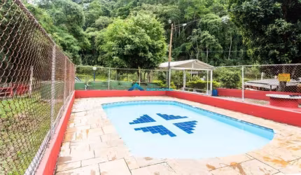 Vende-se sitio em Francisco Morato com nascente, lago e piscina