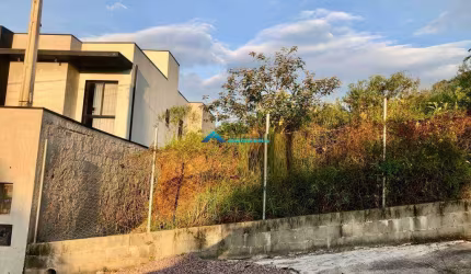 Terreno a venda C/ 250 m², Boa Localização em Rua sem Saída, Bairro Colonia em Jundiaí