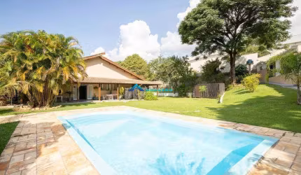 Casa Térrea de 4 Dorms sendo 2 Suítes, Total de 2.500 M², Morada Mediterrânea (Engordadouro)