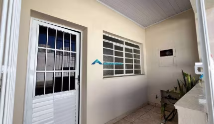 Casa Térrea C/ 2 Dormitórios, Terreno com 270 m², Quintal amplo e com Churrasqueira, Jundiaí