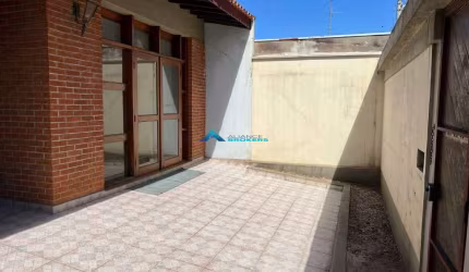 Casa a venda com 3 dormitórios 5 vagas para residencial ou comercial Vianelo Jundiai SP