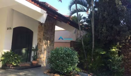 Casa a venda com 4 suítes e piscina em bairro nobre em Jundiaí SP