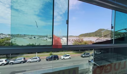 LOCAÇÃO: Sala comercial com 160m² no bairro FAZENDA de Itajaí/SC!
