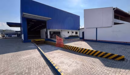 LOCAÇÃO:  GALPÃO COMERCIALcom 1.590 m² em Itajaí/SC