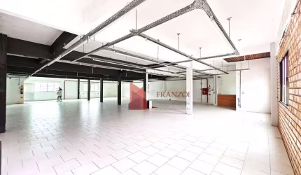 LOCAÇÃO: Sala comercial com 250m2, bairro Vila Operária, Itajai/SC!