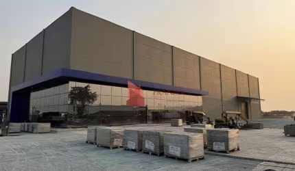 LOCAÇÃO: Galpão COMERCIAL NOVO de frente para  BR 101 em Itajaí/SC.