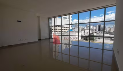 LOCAÇÃO: sala comercial de 46m² no CENTRO de Itajaí.