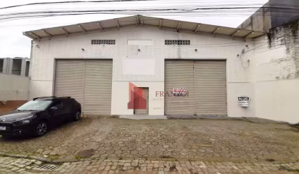 ALUGUEL: Galpão COMERCIAL no CENTRO  de Itajaí