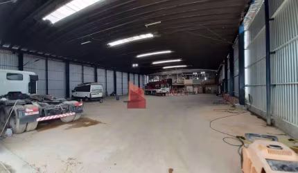 ALUGUEL: GALPÃO COMERCIAL NA BR 101 EM ITAJAÍ