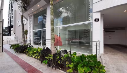 ALGUEL: Sala comercial TÉRREA EXCLUSIVA na PRAIA BRAVA de Itajaí