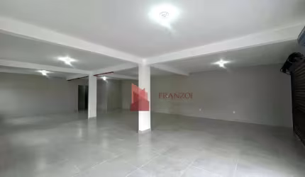 LOCAÇÃO- Sala na Estefano José Vanolli com 125m