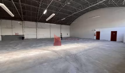 LOCAÇÃO: Galpão COMERCIAL PARA LOJA E DEPÓSITO em Itajaí